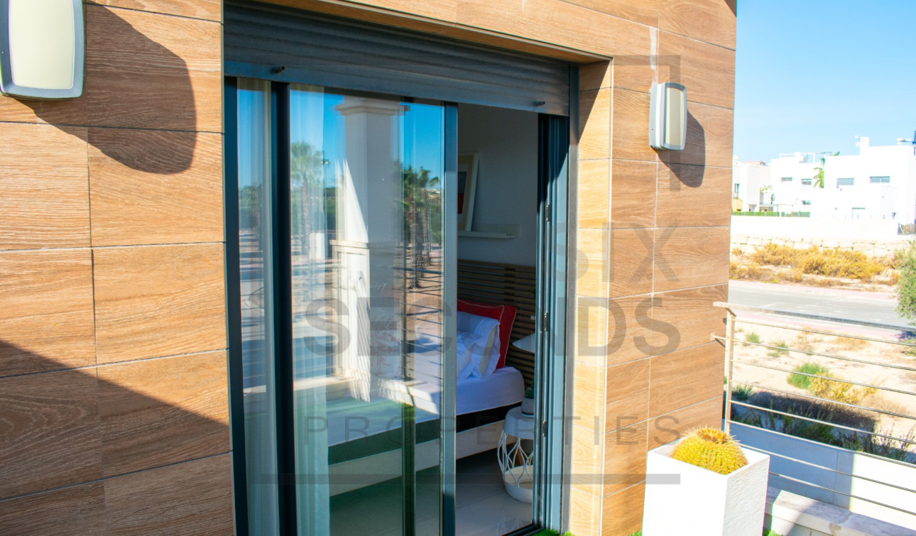 Resale - Semi - Detached Villa - Ciudad Quesada