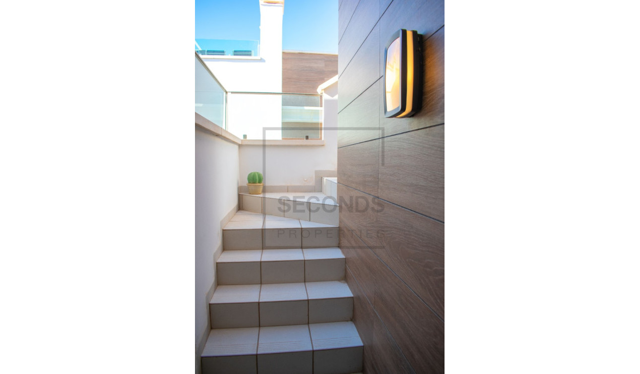 Resale - Semi - Detached Villa - Ciudad Quesada