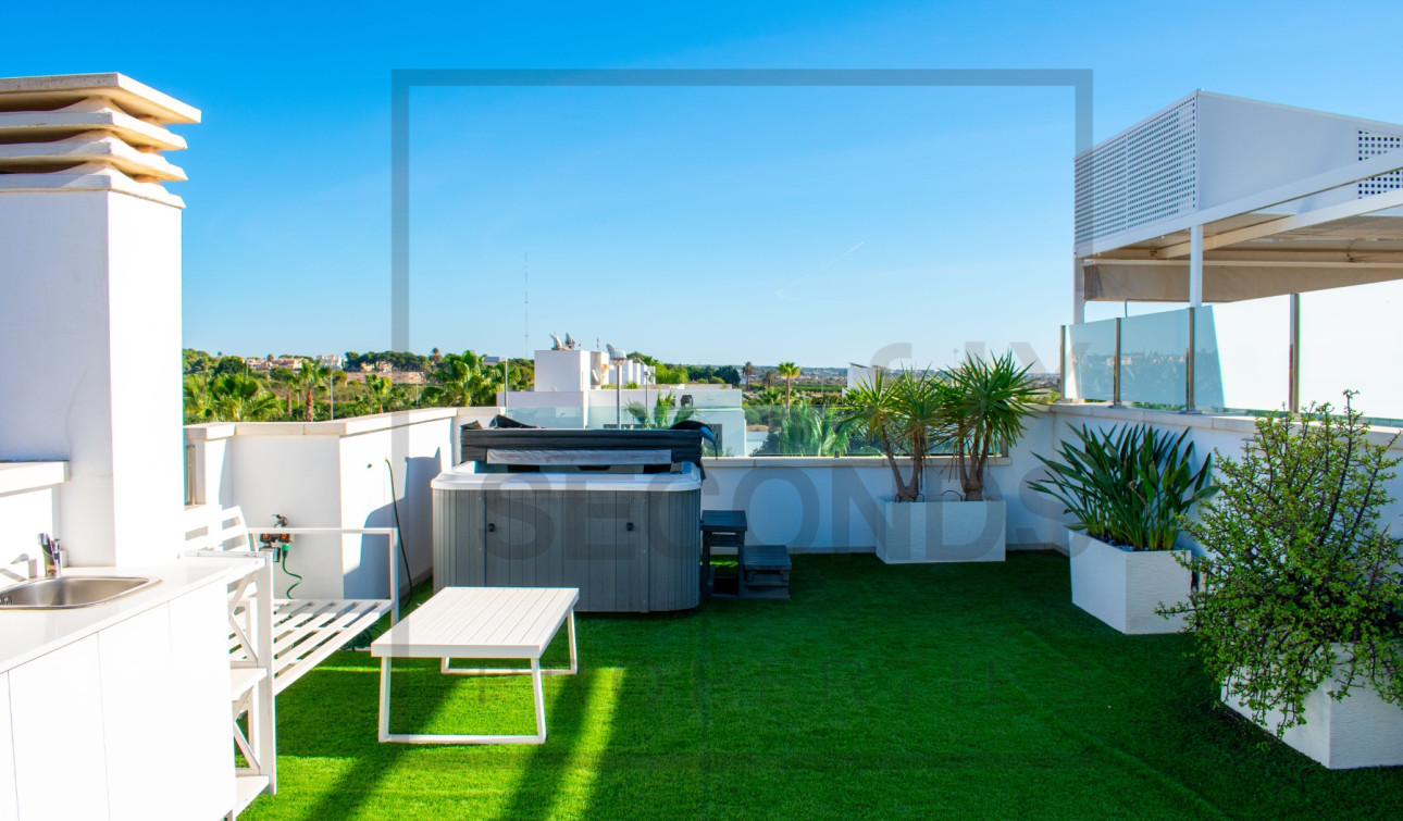 Resale - Semi - Detached Villa - Ciudad Quesada