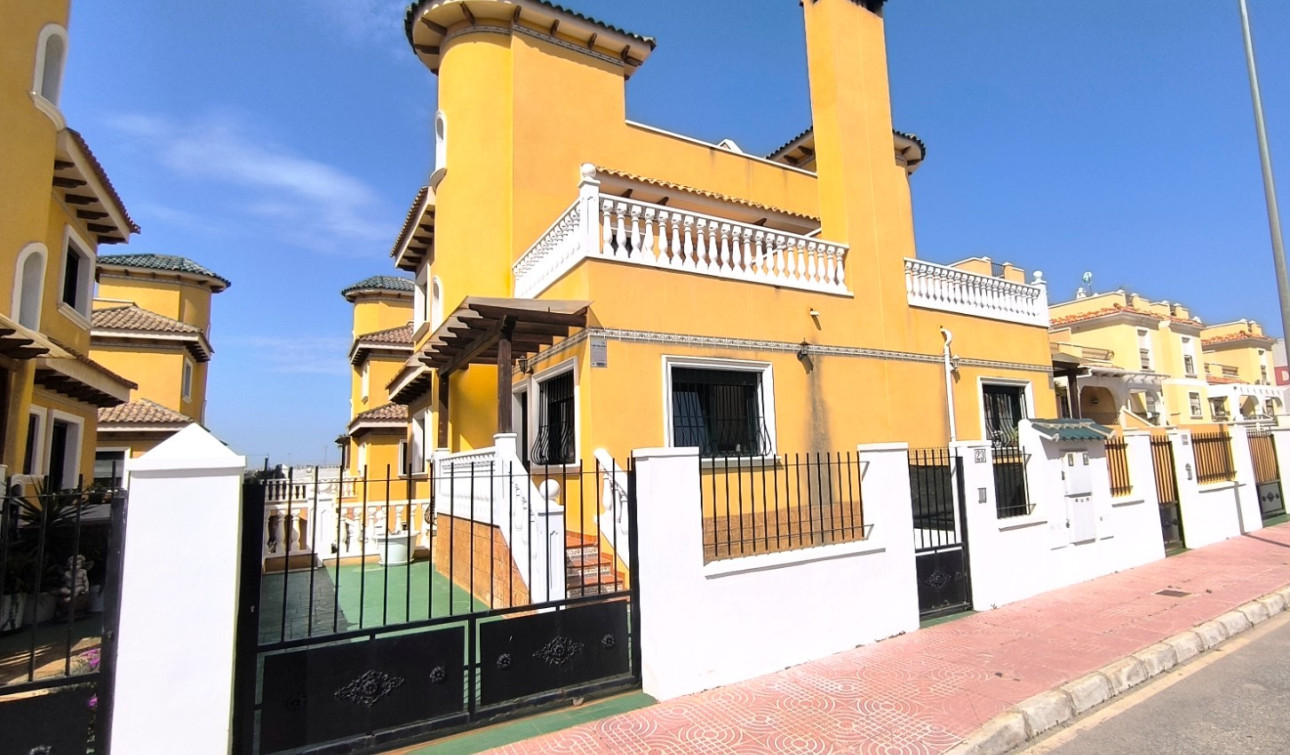 Resale - Semi - Detached Villa - Ciudad Quesada