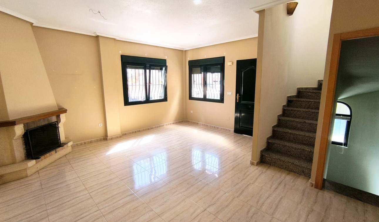 Resale - Semi - Detached Villa - Ciudad Quesada