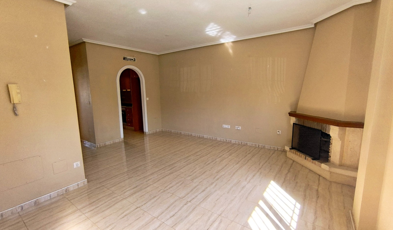 Resale - Semi - Detached Villa - Ciudad Quesada