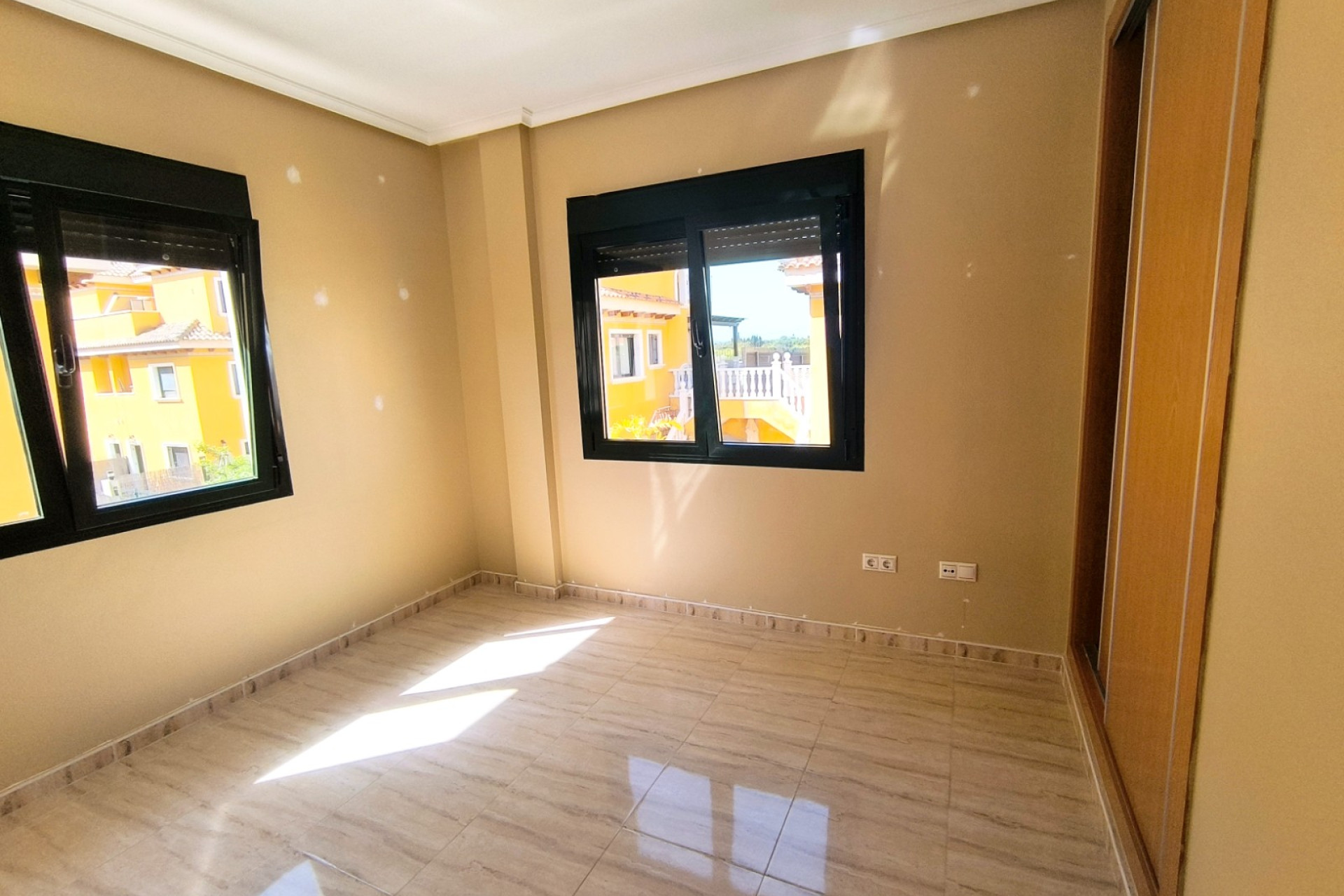 Resale - Semi - Detached Villa - Ciudad Quesada