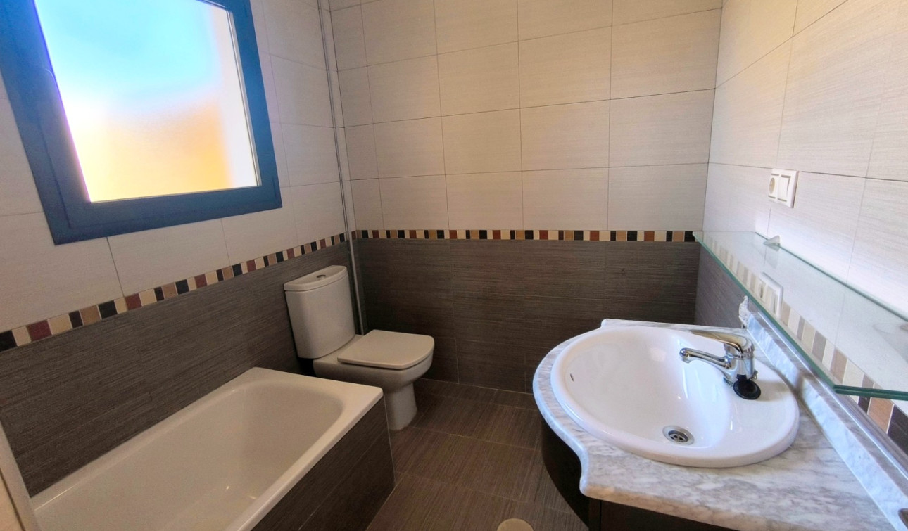 Resale - Semi - Detached Villa - Ciudad Quesada