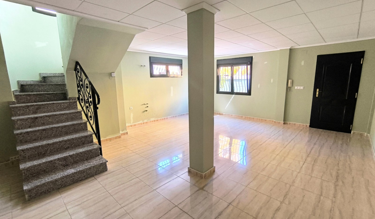 Resale - Semi - Detached Villa - Ciudad Quesada