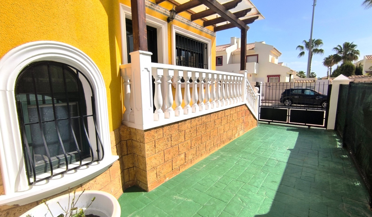Resale - Semi - Detached Villa - Ciudad Quesada