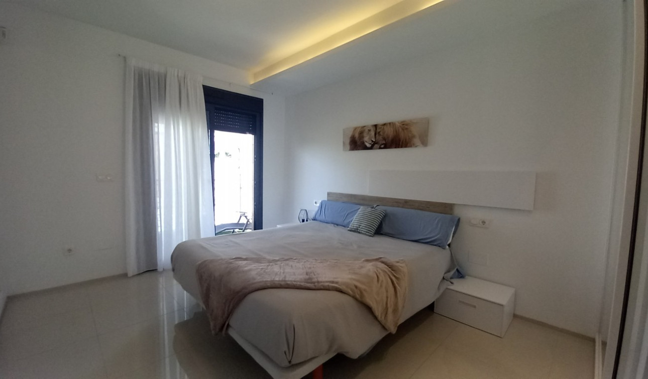 Resale - Semi - Detached Villa - Ciudad Quesada