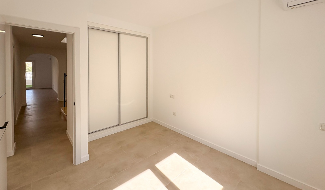 Resale - Semi - Detached Villa - El Campello - Pueblo Acantilado - Venta Lanuza