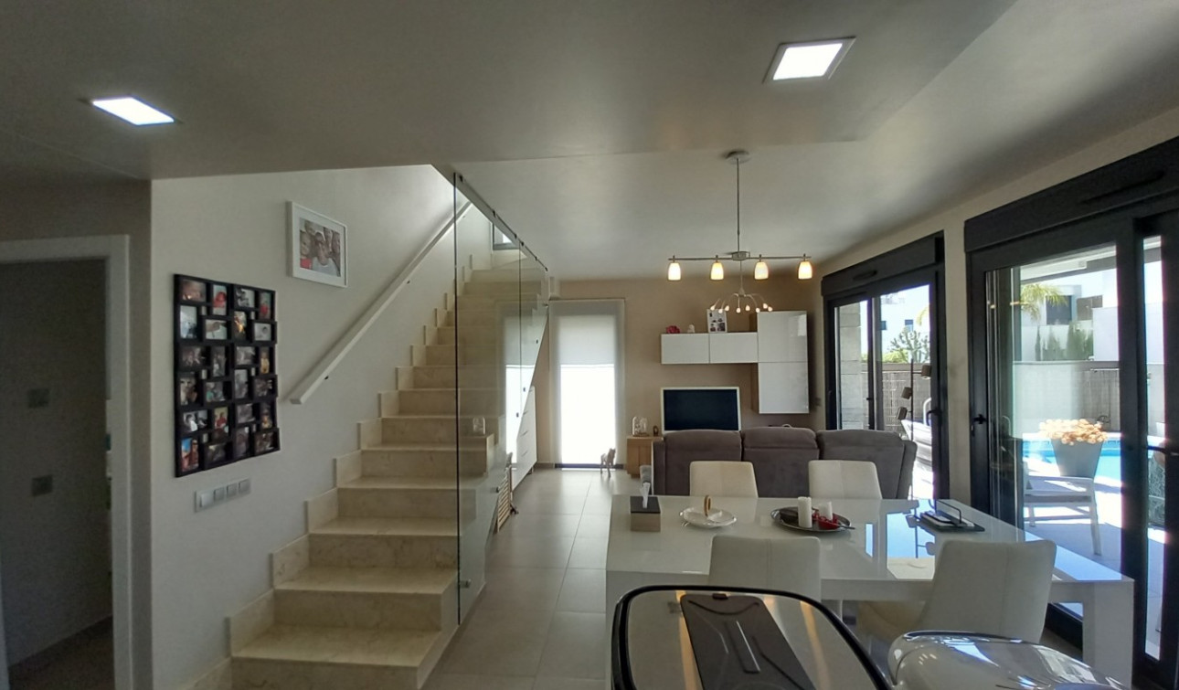 Resale - Semi - Detached Villa - Entre Naranjos - Vistabella Golf