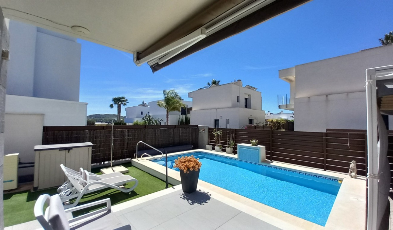 Resale - Semi - Detached Villa - Entre Naranjos - Vistabella Golf