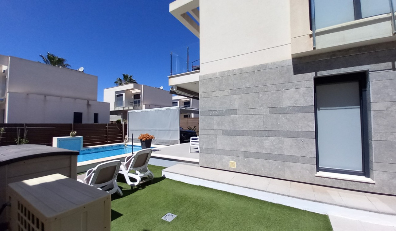 Resale - Semi - Detached Villa - Entre Naranjos - Vistabella Golf