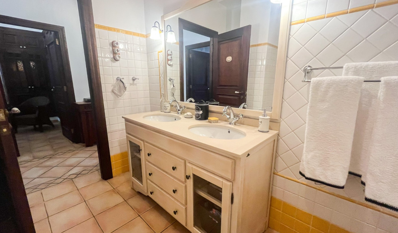 Resale - Semi - Detached Villa - Jávea