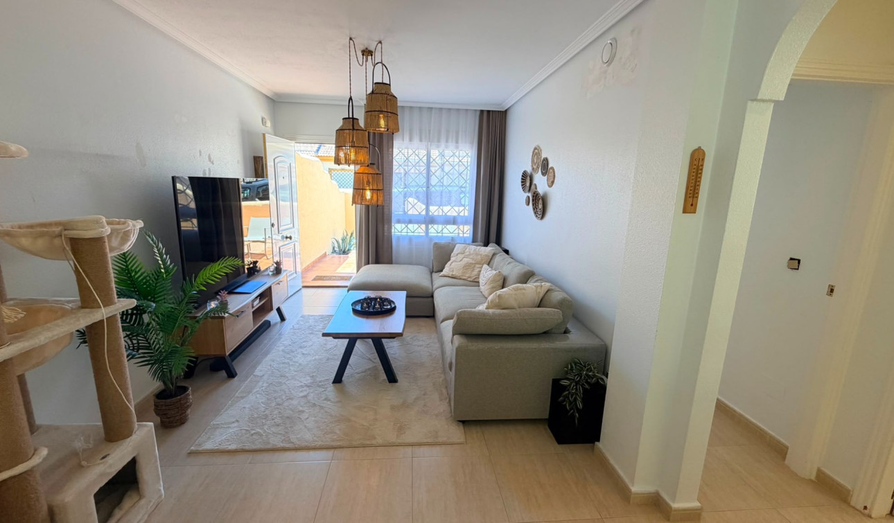 Resale - Semi - Detached Villa - Los Montesinos - Urbanizacion montesol