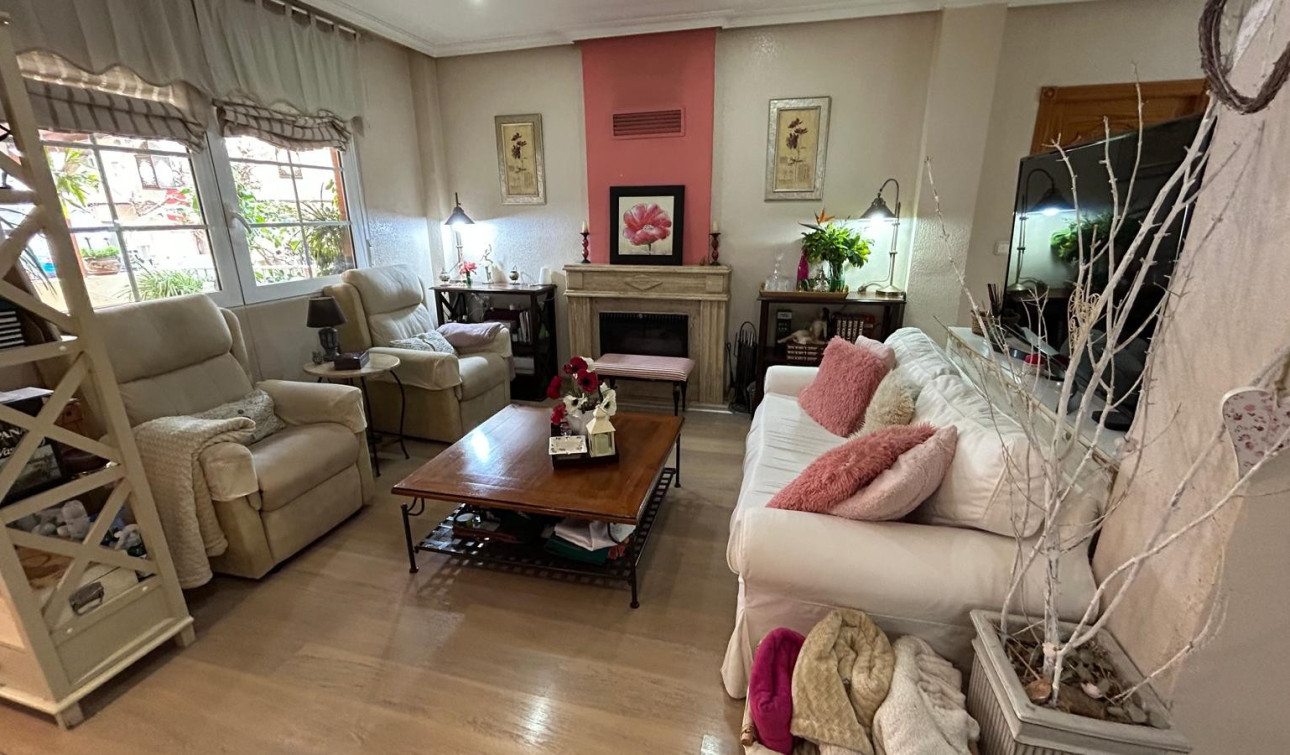 Resale - Semi - Detached Villa - Los Montesinos