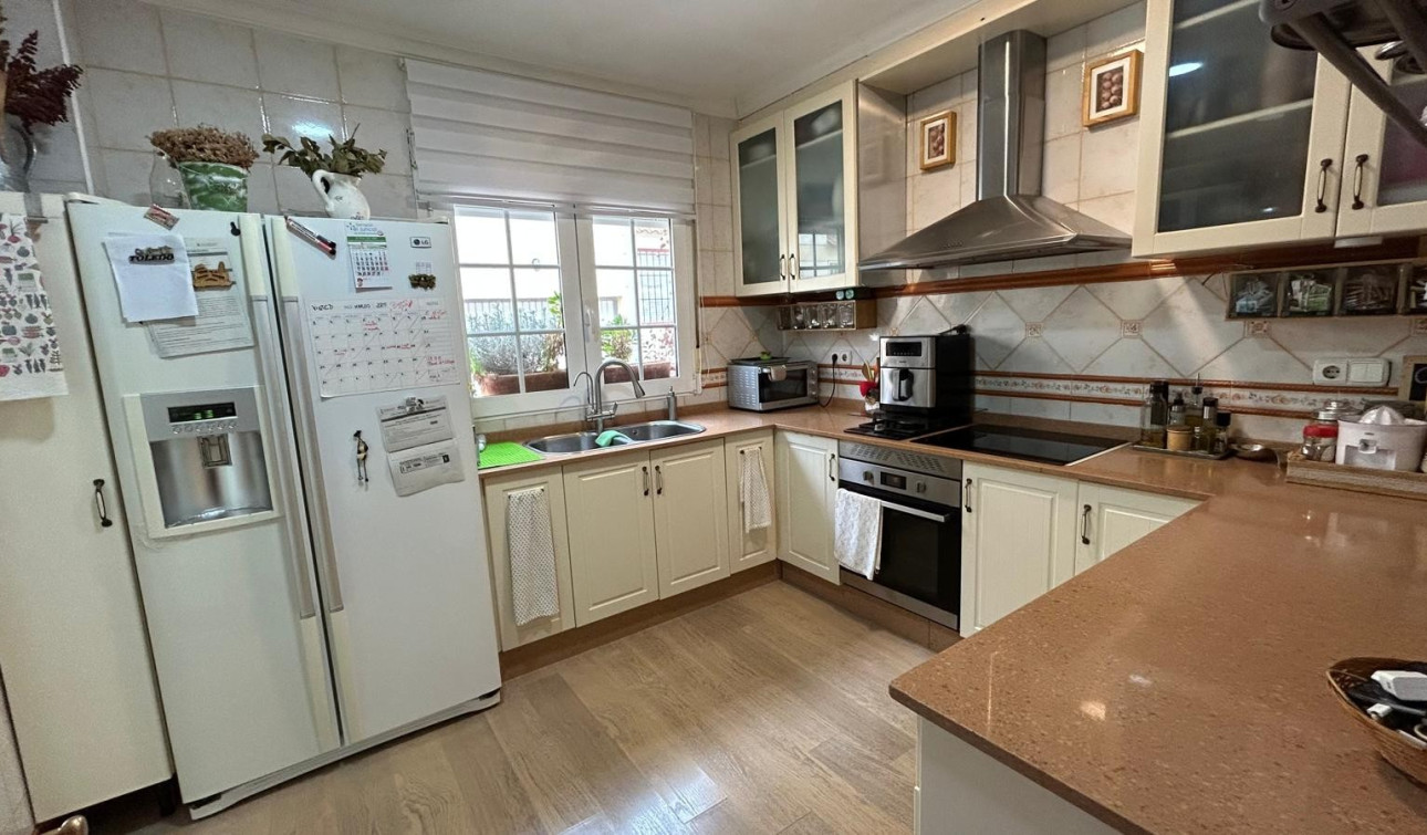 Resale - Semi - Detached Villa - Los Montesinos