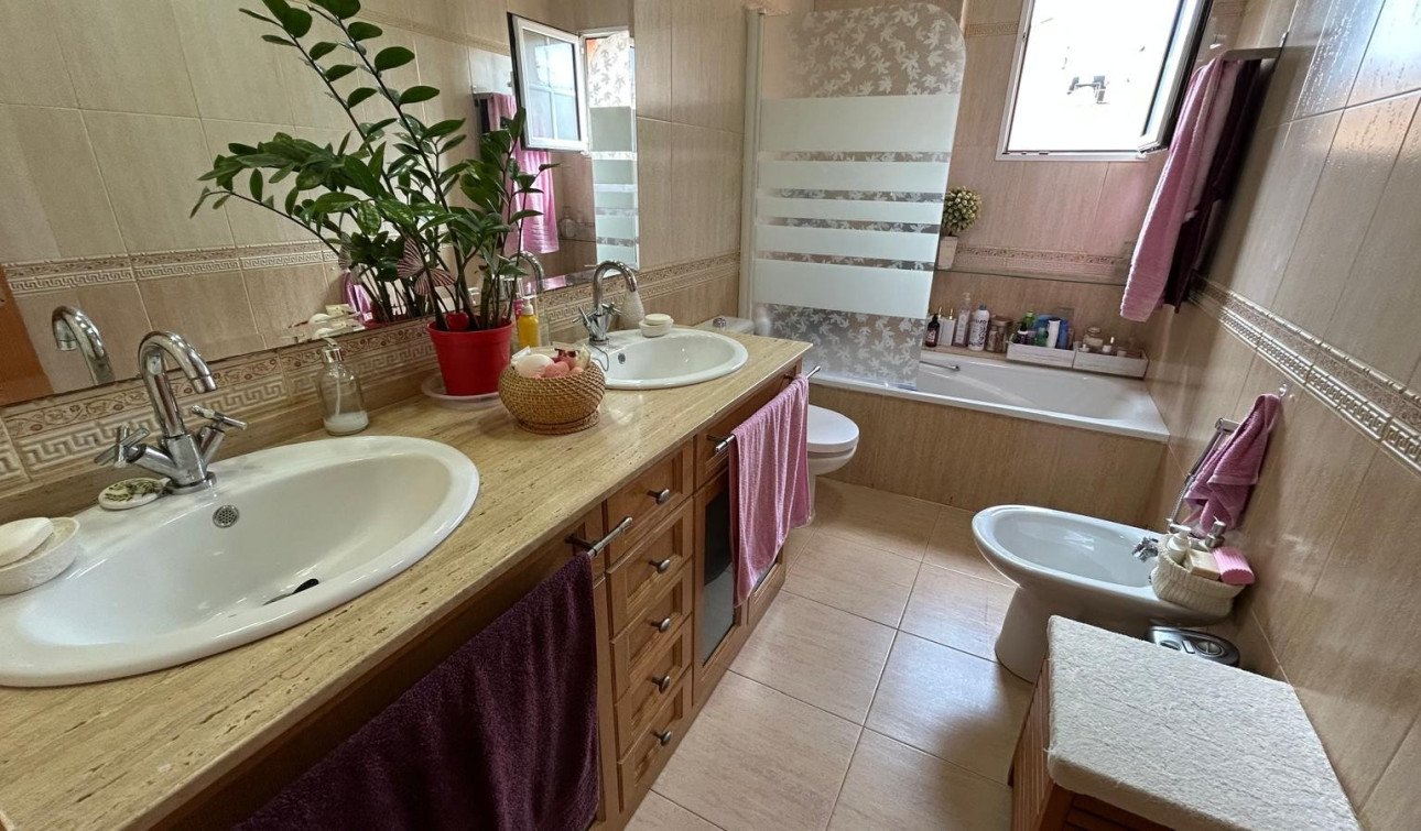 Resale - Semi - Detached Villa - Los Montesinos