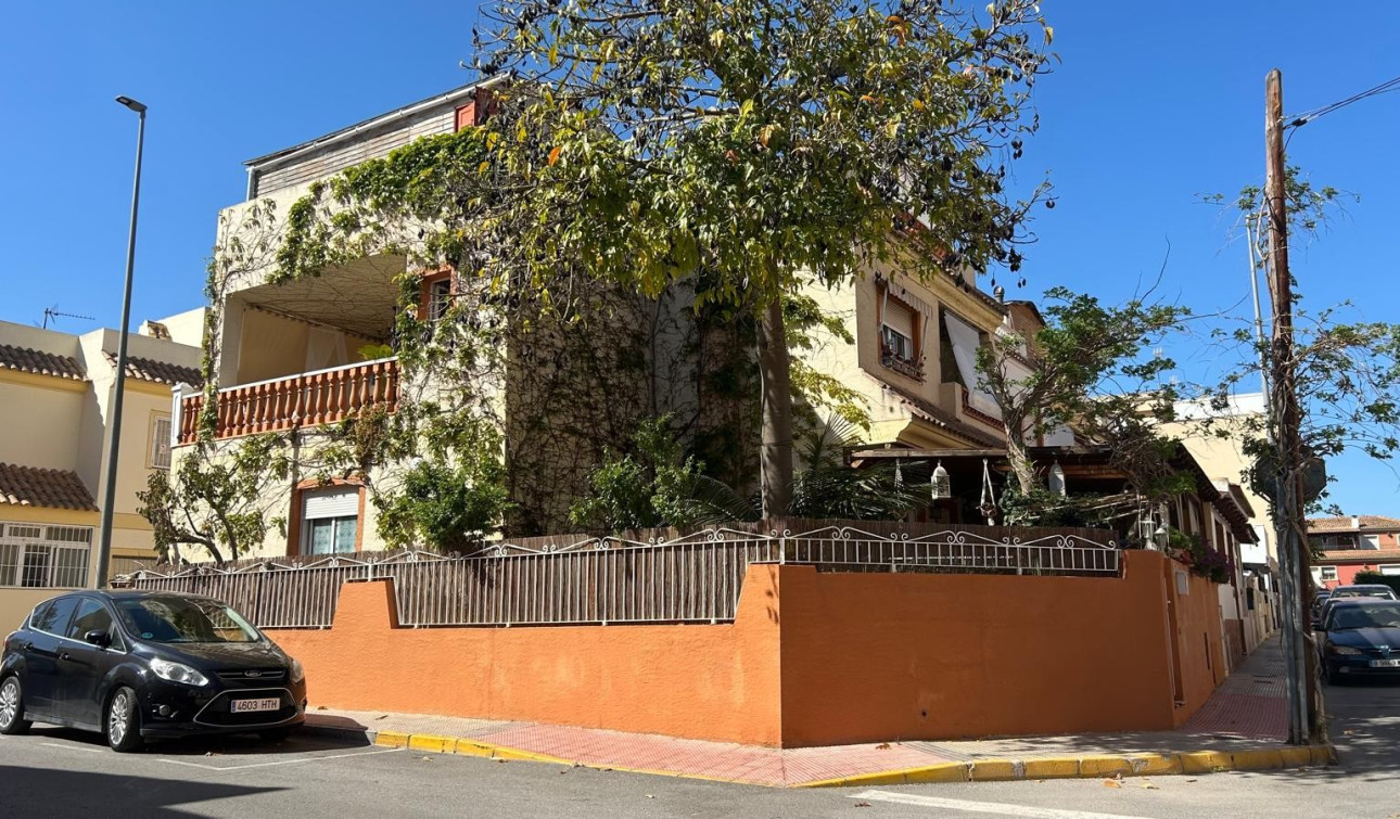 Resale - Semi - Detached Villa - Los Montesinos