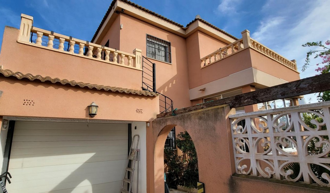 Resale - Semi - Detached Villa - Mil Palmeras