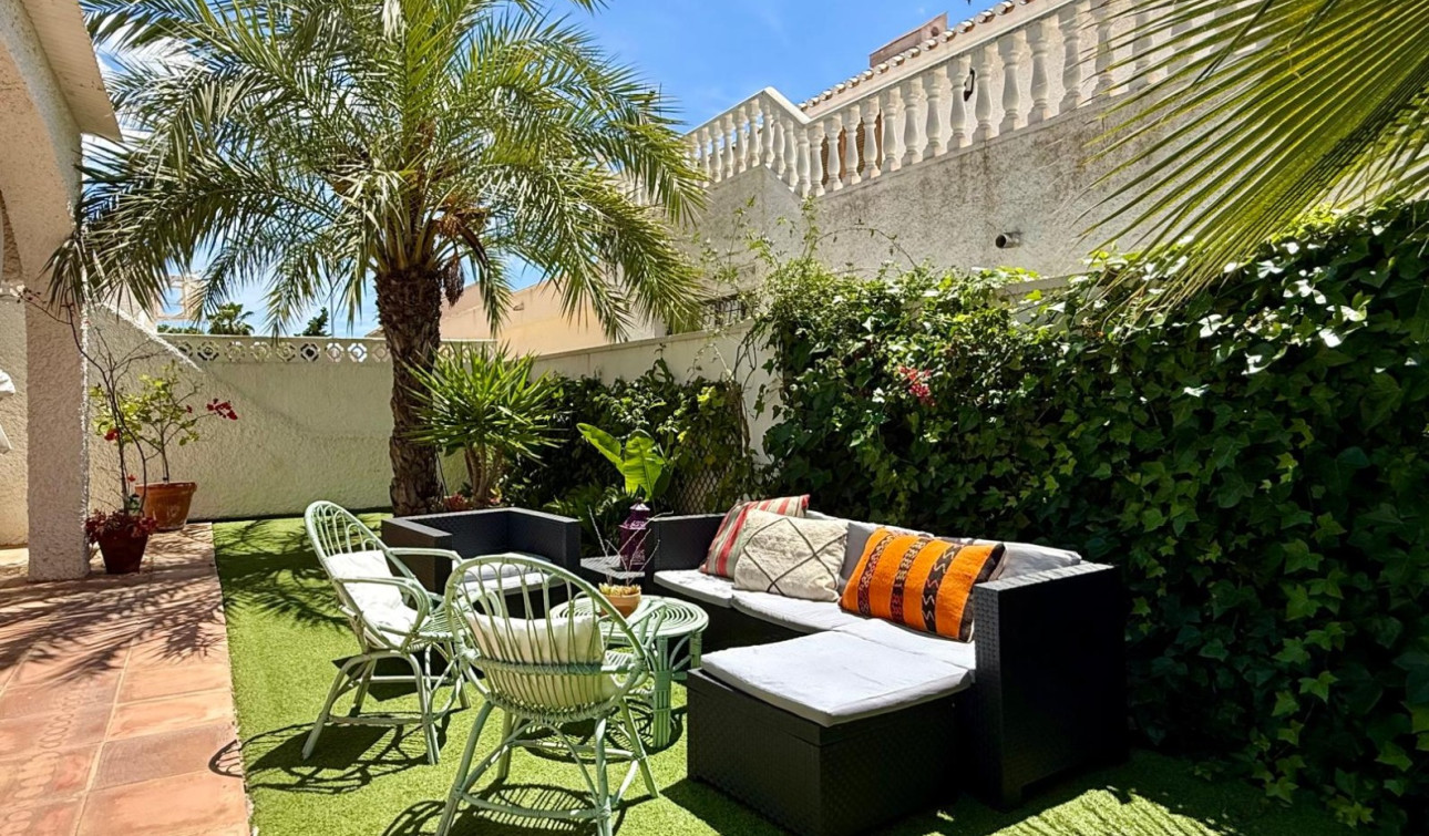 Resale - Semi - Detached Villa - Orihuela Costa - Campoamor
