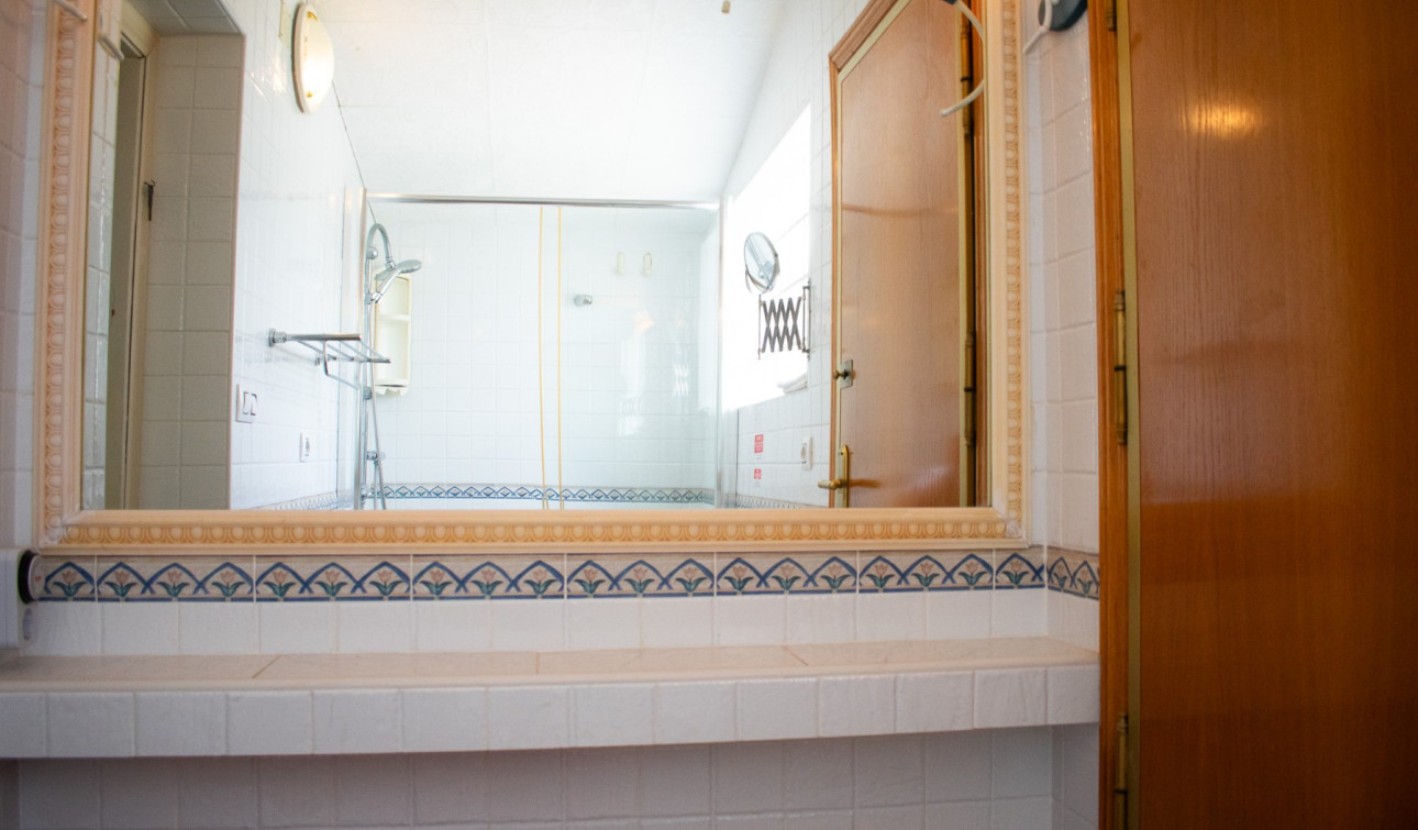 Resale - Semi - Detached Villa - Orihuela Costa - MUY CERCA DE LA PLAYA