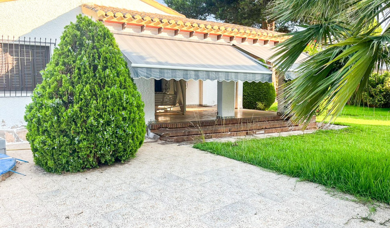 Resale - Semi - Detached Villa - Orihuela Costa - Punta Prima