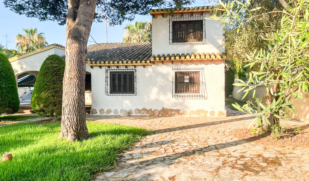 Resale - Semi - Detached Villa - Orihuela Costa - Punta Prima