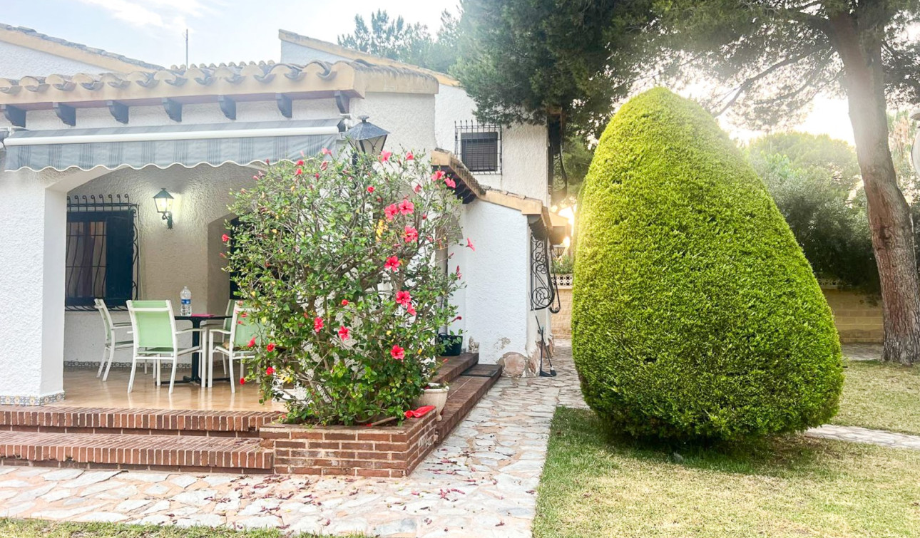 Resale - Semi - Detached Villa - Orihuela Costa - Punta Prima