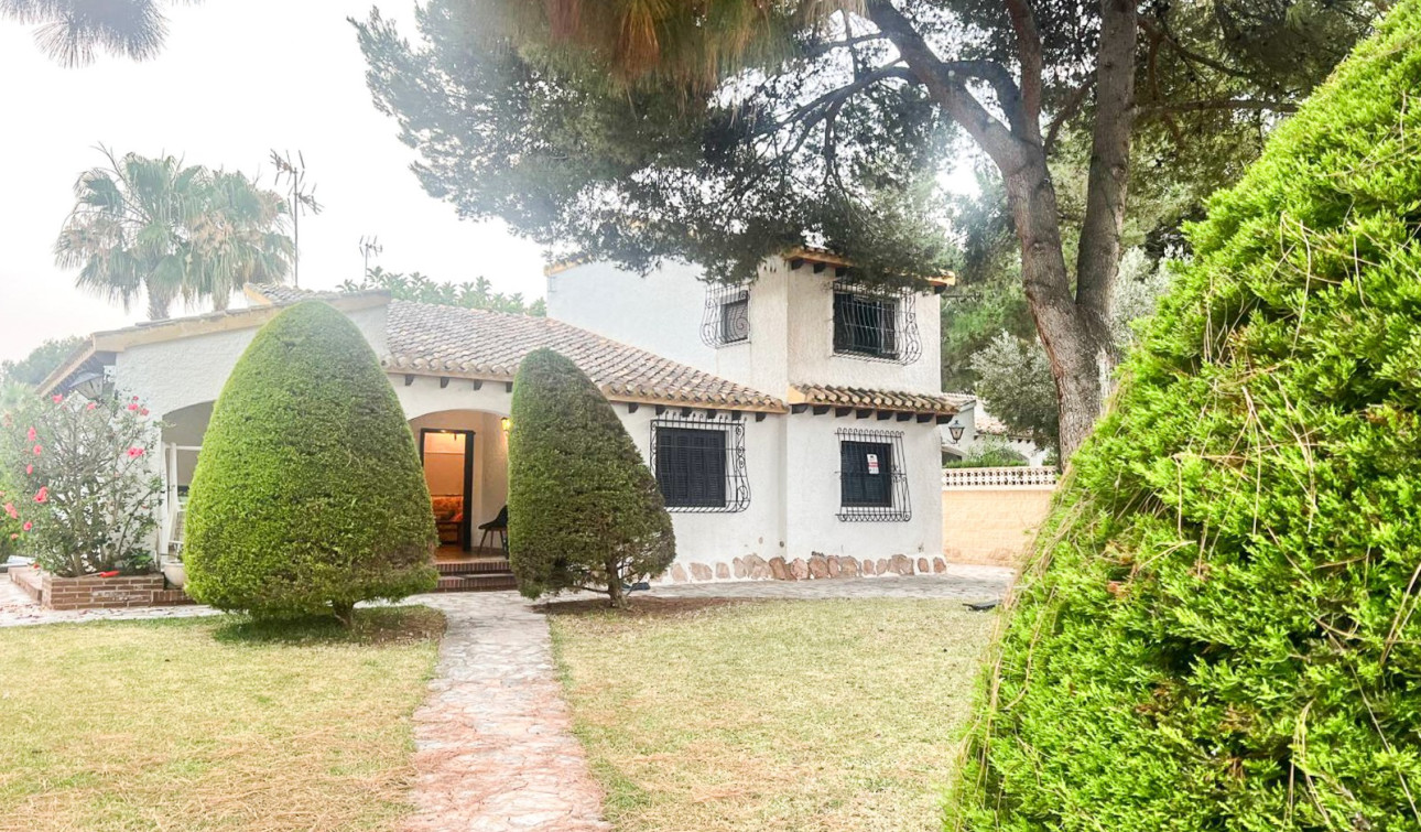 Resale - Semi - Detached Villa - Orihuela Costa - Punta Prima