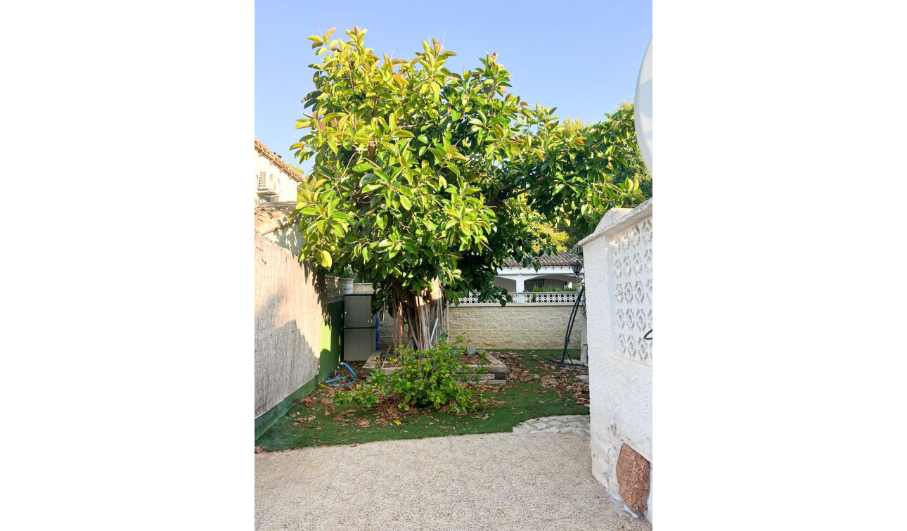 Resale - Semi - Detached Villa - Orihuela Costa - Punta Prima