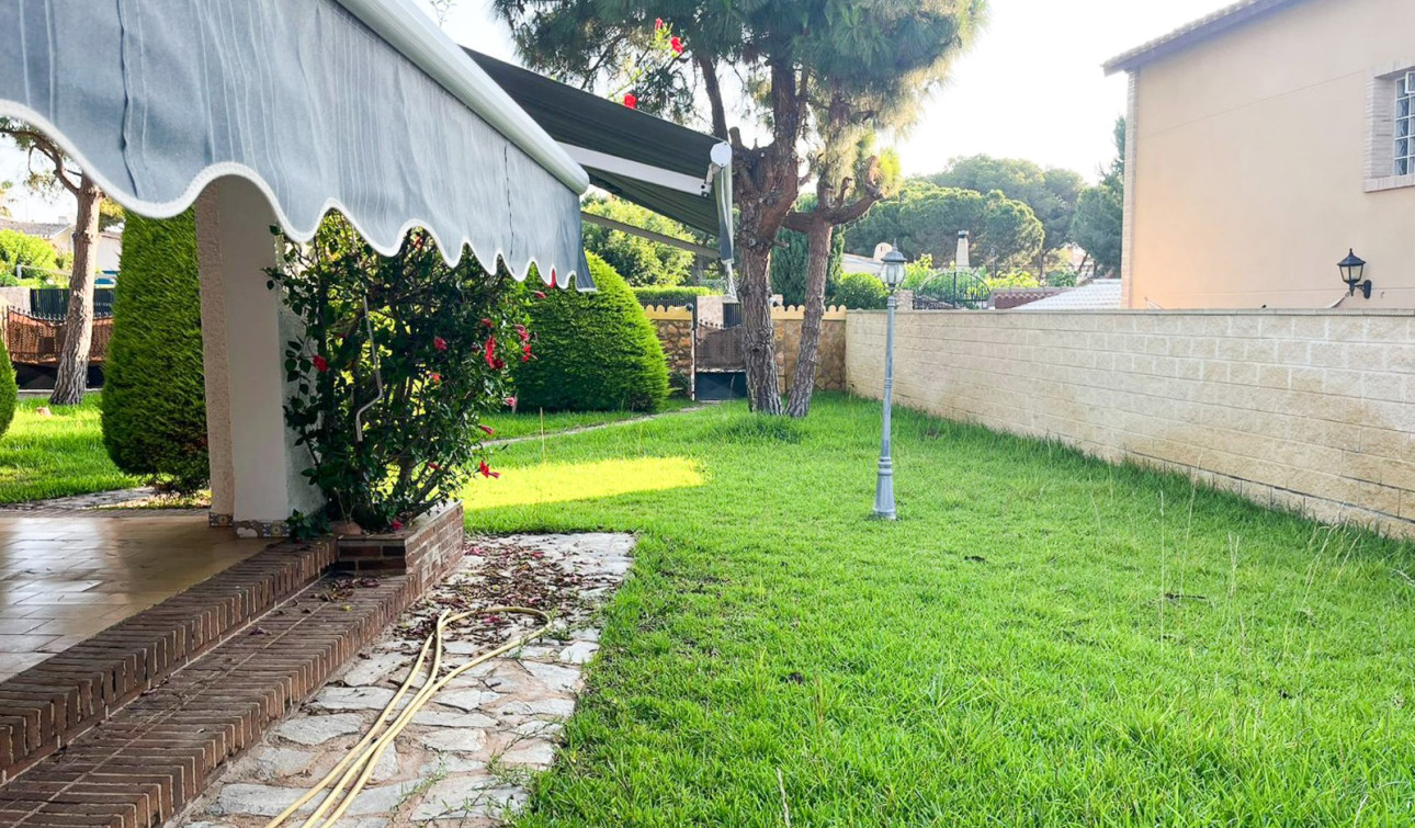 Resale - Semi - Detached Villa - Orihuela Costa - Punta Prima