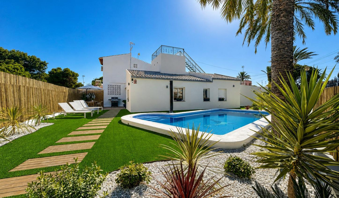 Resale - Semi - Detached Villa - Orihuela Costa - Punta Prima