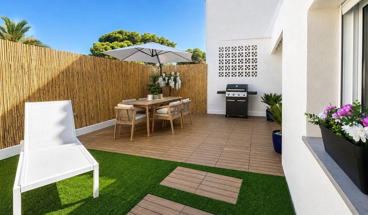 Resale - Semi - Detached Villa - Orihuela Costa - Punta Prima