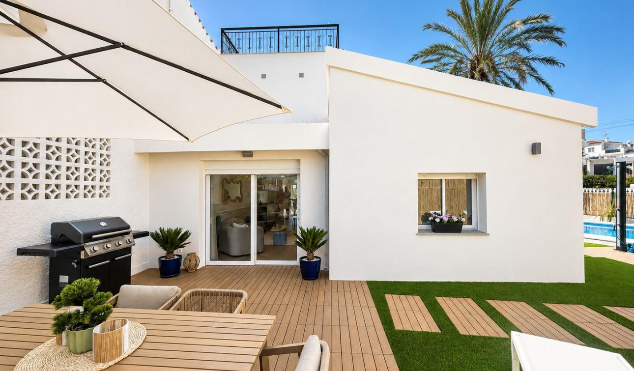 Resale - Semi - Detached Villa - Orihuela Costa - Punta Prima