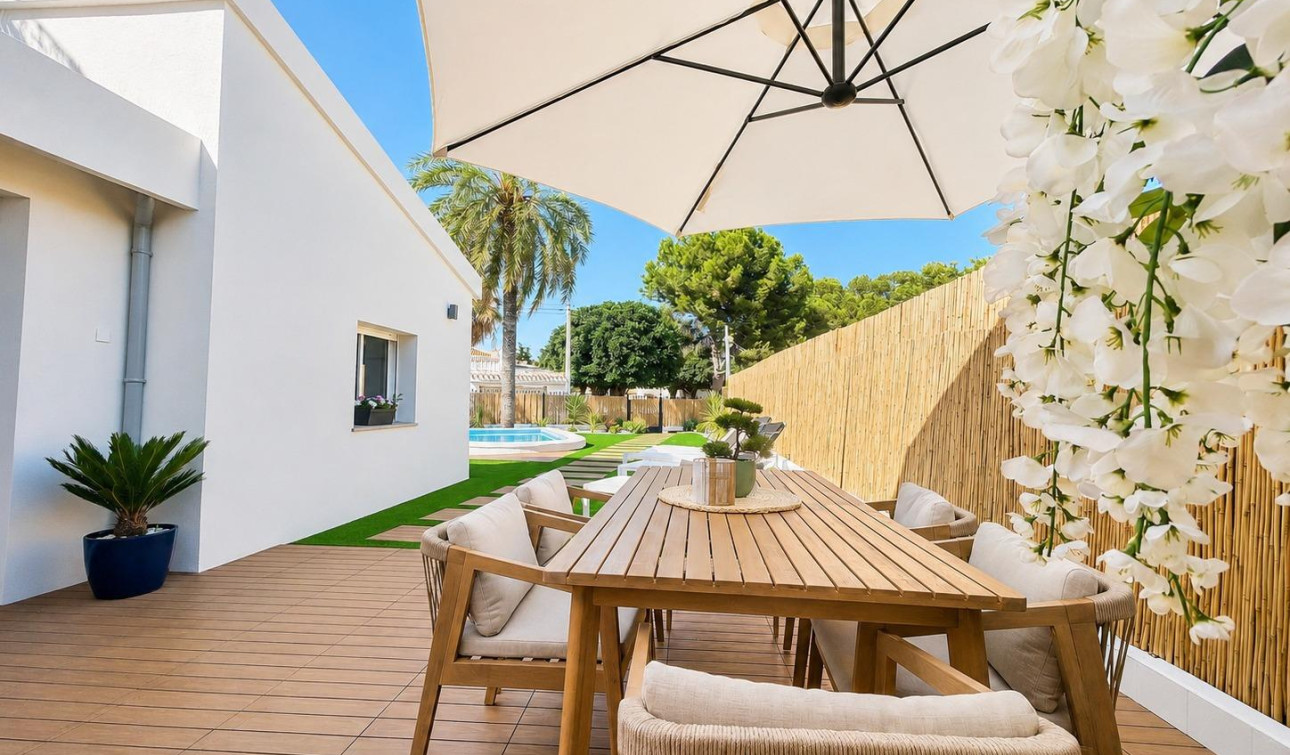 Resale - Semi - Detached Villa - Orihuela Costa - Punta Prima