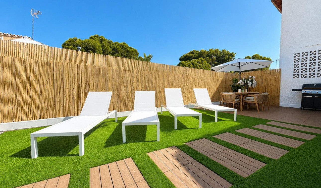 Resale - Semi - Detached Villa - Orihuela Costa - Punta Prima
