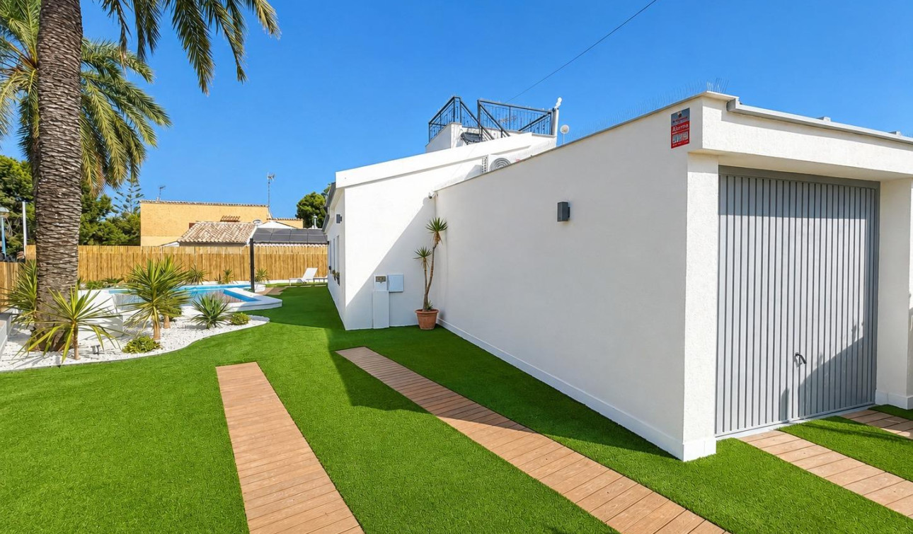 Resale - Semi - Detached Villa - Orihuela Costa - Punta Prima