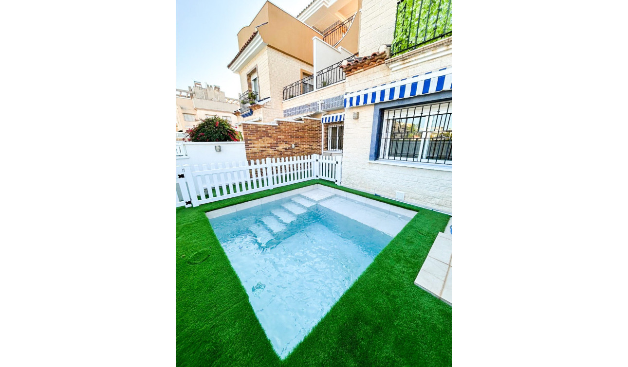 Resale - Semi - Detached Villa - Pilar de la Horadada - Torre De La Horadada