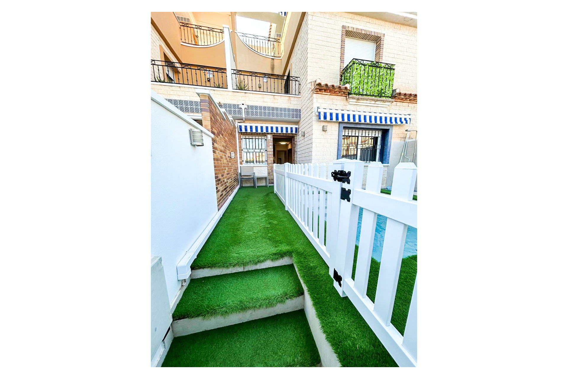 Resale - Semi - Detached Villa - Pilar de la Horadada - Torre De La Horadada