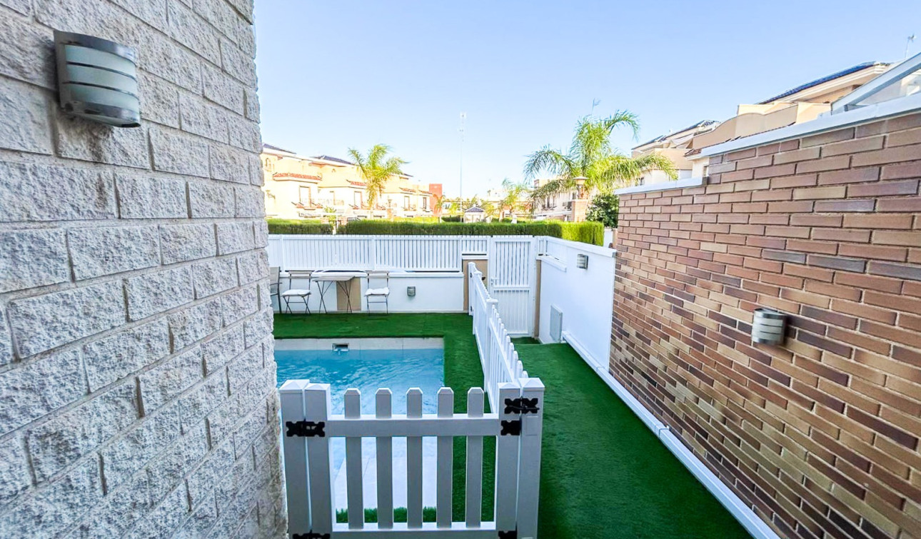 Resale - Semi - Detached Villa - Pilar de la Horadada - Torre De La Horadada