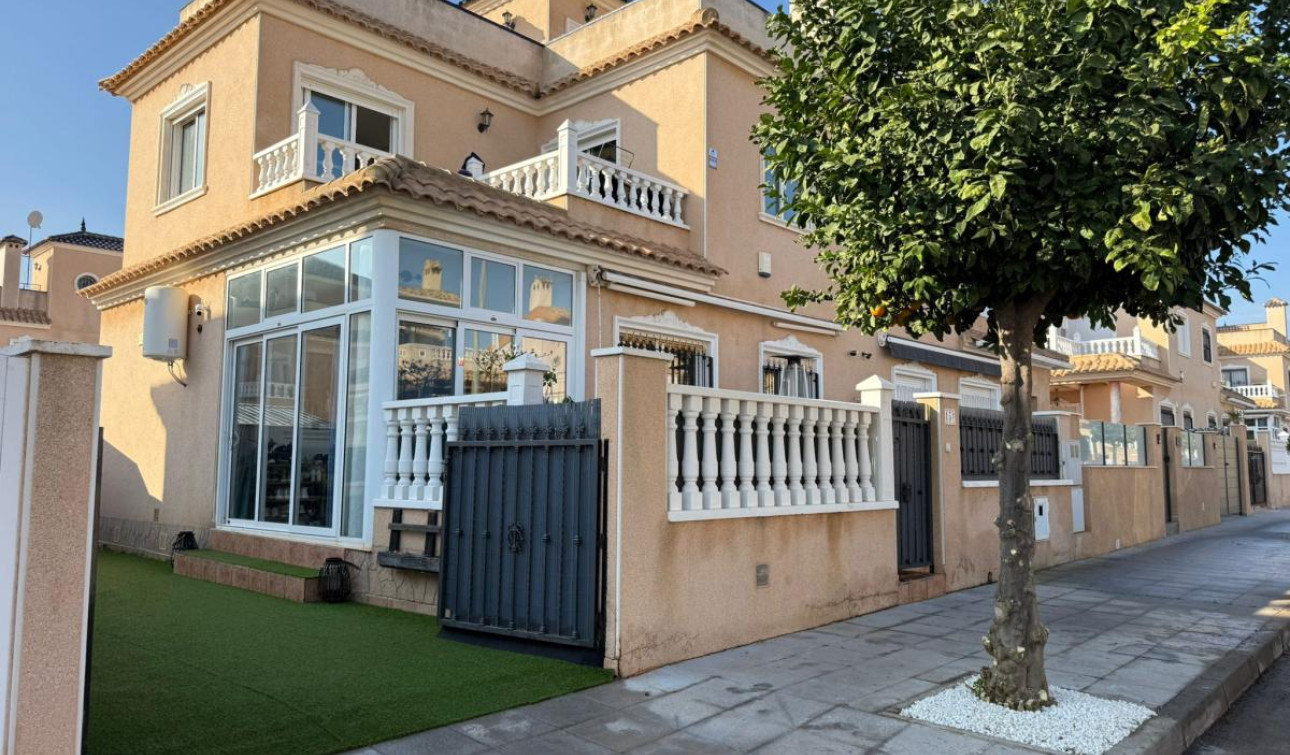 Resale - Semi - Detached Villa - Torre de la Horadada