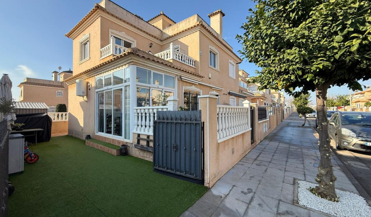 Resale - Semi - Detached Villa - Torre de la Horadada