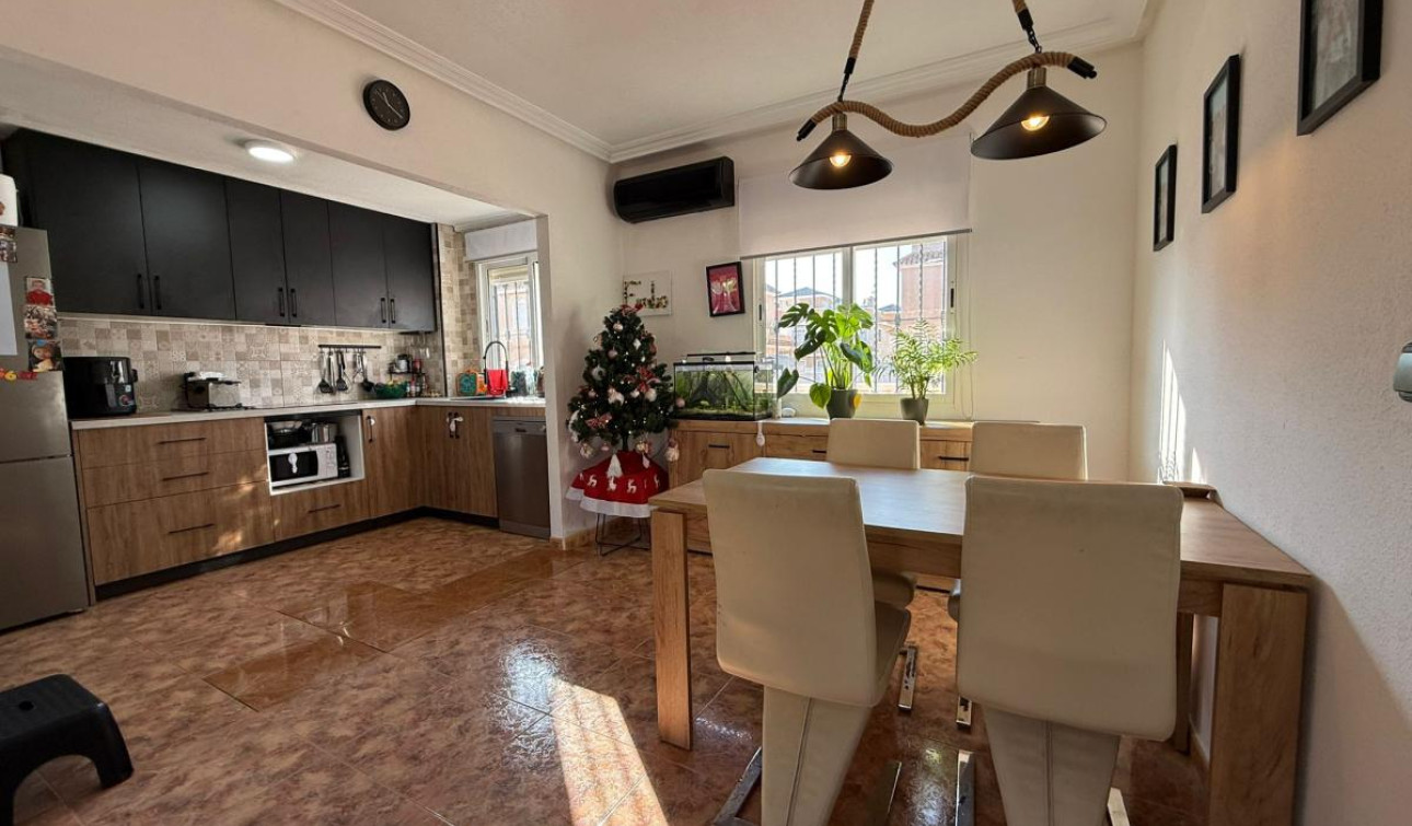 Resale - Semi - Detached Villa - Torre de la Horadada