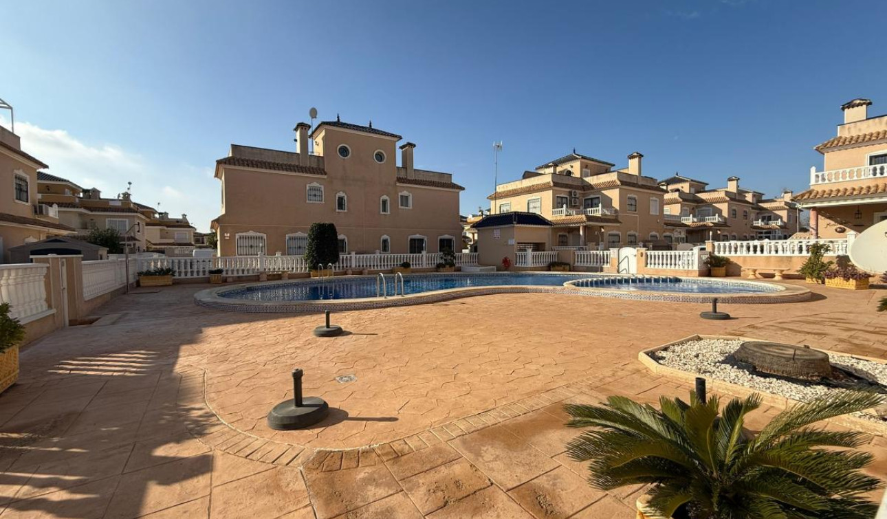 Resale - Semi - Detached Villa - Torre de la Horadada