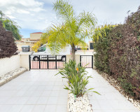 Resale - Semi - Detached Villa - Torrevieja - Aguas Nuevas