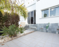 Resale - Semi - Detached Villa - Torrevieja - Aguas Nuevas