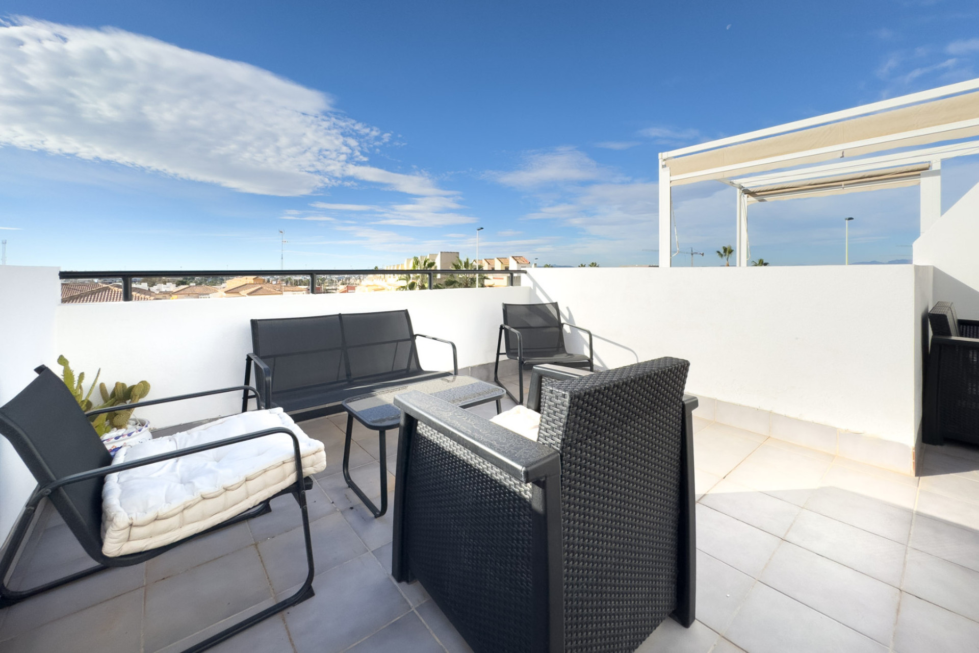 Resale - Semi - Detached Villa - Torrevieja - Aguas Nuevas