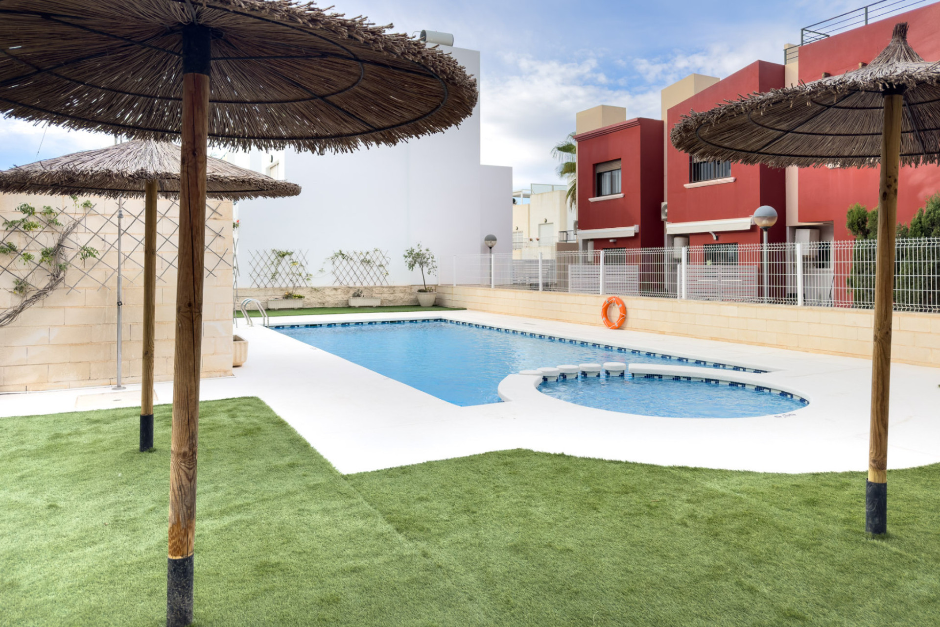 Resale - Semi - Detached Villa - Torrevieja - Aguas Nuevas