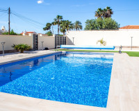 Resale - Semi - Detached Villa - Torrevieja - La Siesta - El Salado - Torreta