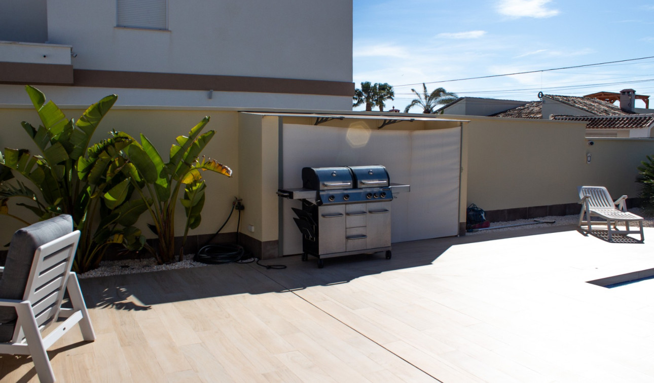 Resale - Semi - Detached Villa - Torrevieja - La Siesta - El Salado - Torreta