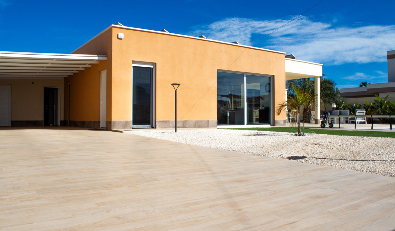 Resale - Semi - Detached Villa - Torrevieja - La Siesta - El Salado - Torreta